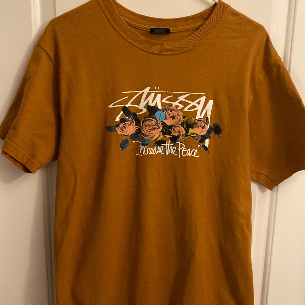 Camel brown stussy t-shirt, good condition. Men’s M